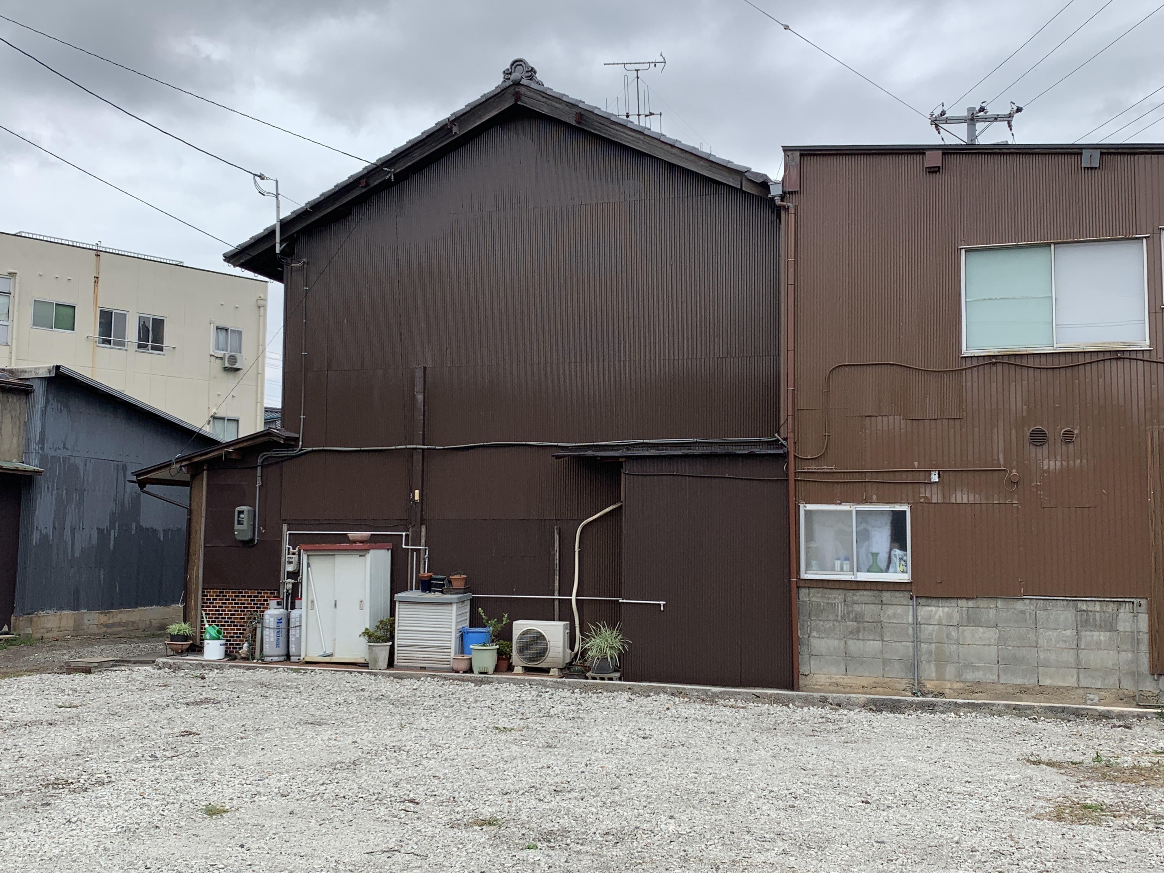 【施工費用：約42万円　工期：4日間】小浜市    外壁波板張替え･塗装工事